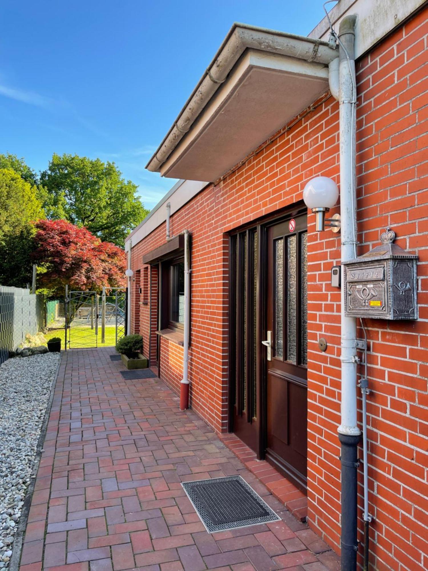 Moderne Ferienwohnung Brazil im EG mit eingezäuntem Garten und Terrasse in Südwestlage! Aurich  Exterior foto