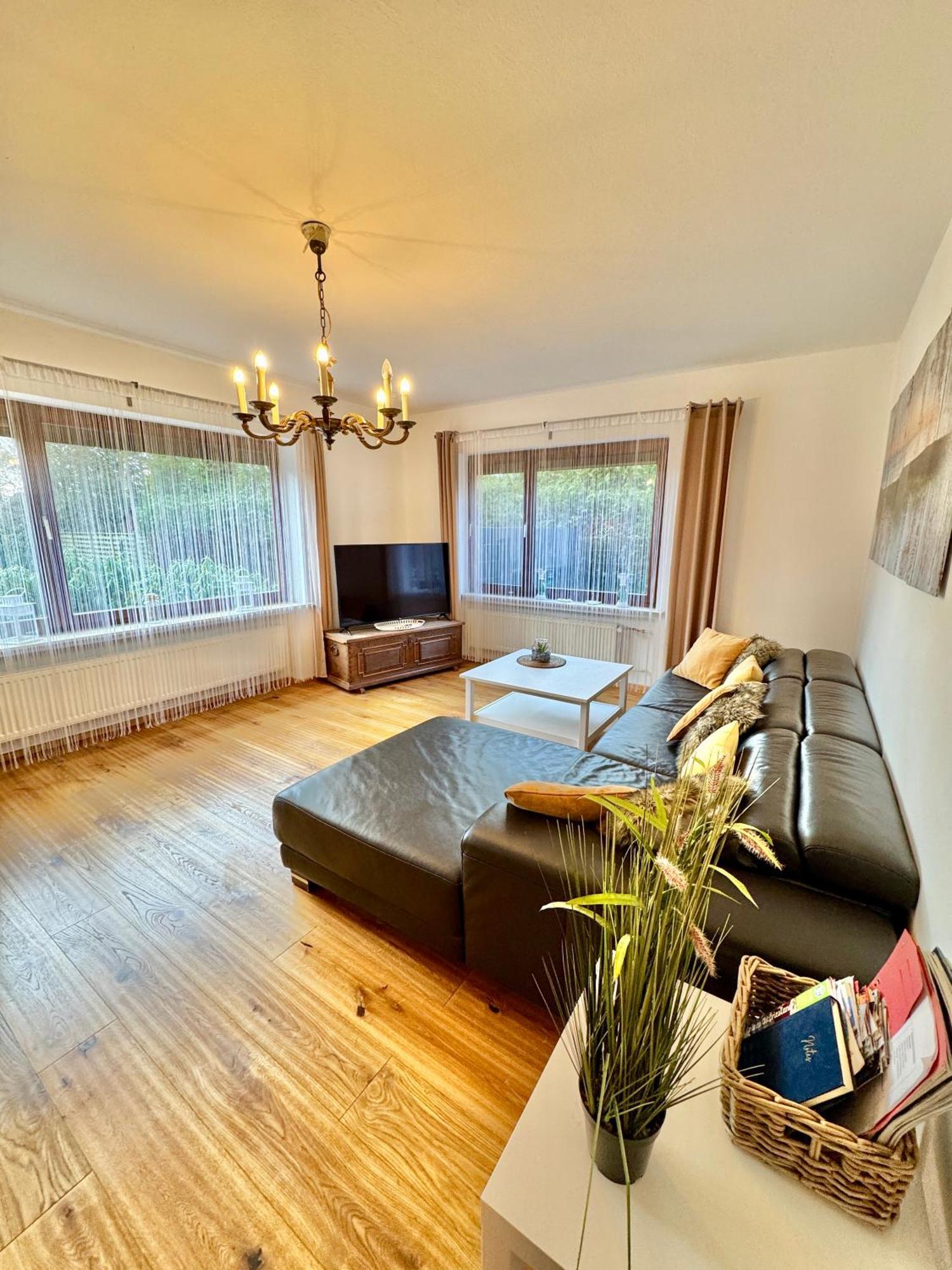 Moderne Ferienwohnung Brazil im EG mit eingezäuntem Garten und Terrasse in Südwestlage! Aurich  Exterior foto