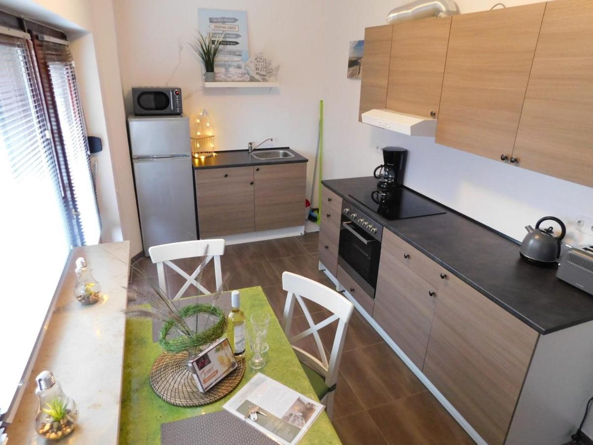 Moderne Ferienwohnung Brazil im EG mit eingezäuntem Garten und Terrasse in Südwestlage! Aurich  Exterior foto